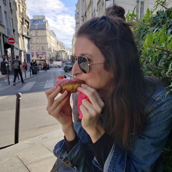 Meet your Posher, Amy - Picture 2 of 2